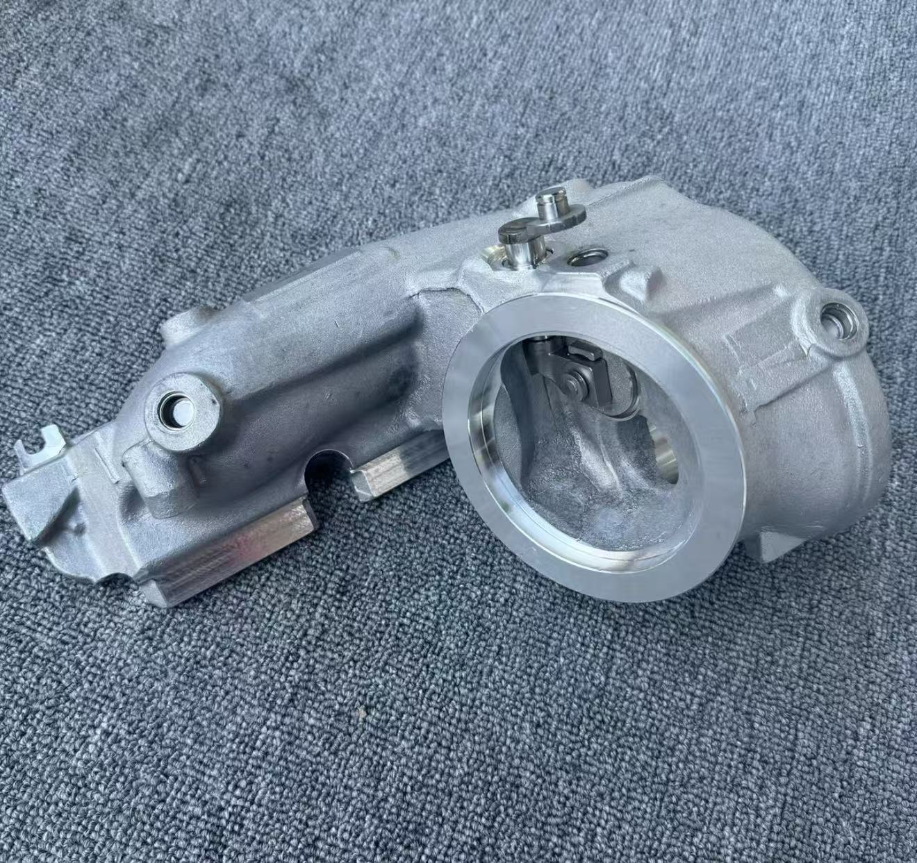 Suitable for Bmw B38 1.5t 11657633795 11657636784 Straight-Head Turbocharger Turbine Housing