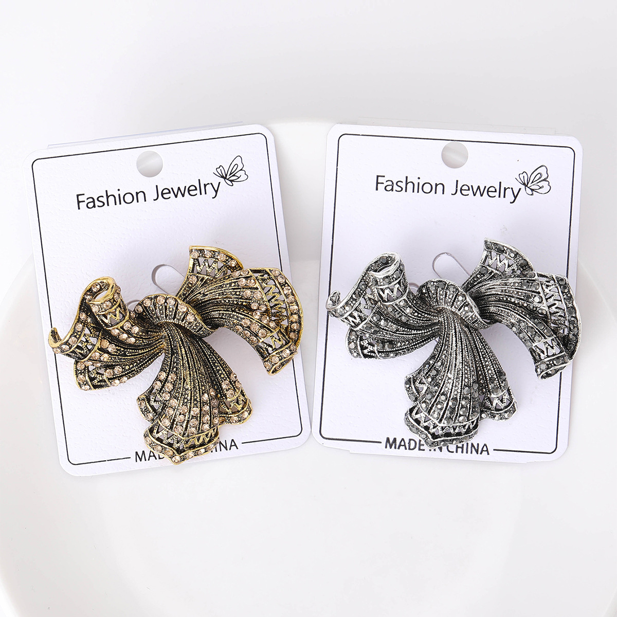 Elegant Retro Bow Knot Alloy Plating Inlay Rhinestones Women's Brooches display picture 1