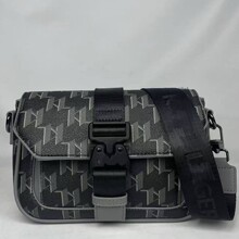 �羳؛Դ���Q�¿���ʿ����logo�ۭh�]������e�ϻ����w�μ�б���