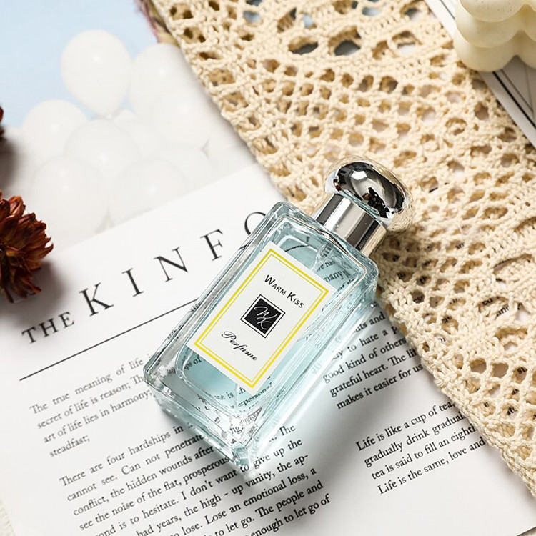 Popular online fragrance, mushroom-shaped salon bluebell perfume, long-lasting, light, fresh, niche, wholesale from Vietnam.