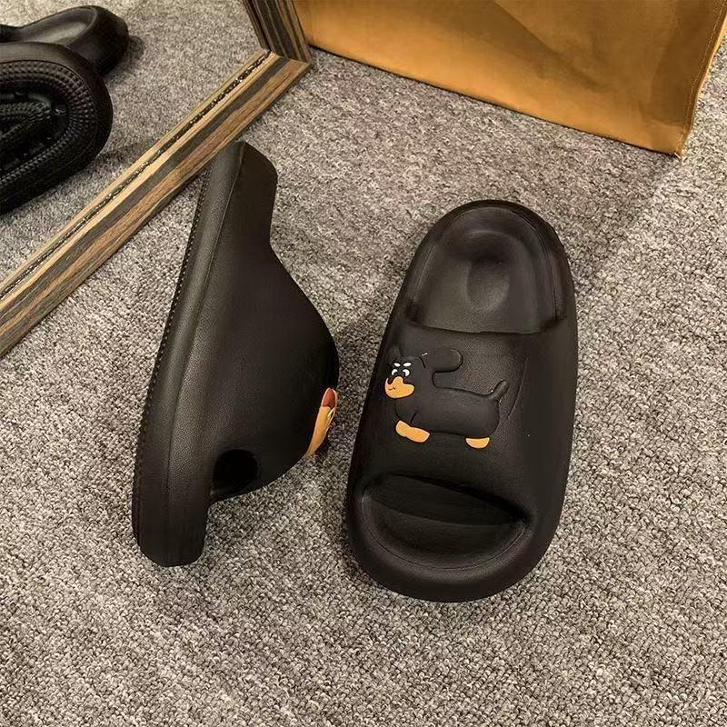 Celebridades de Internet lindas sandalias y pantuflas de mierda para hombres y mujeres baño de suela gruesa antideslizante hogar interior EVA verano ropa exterior pareja image 4