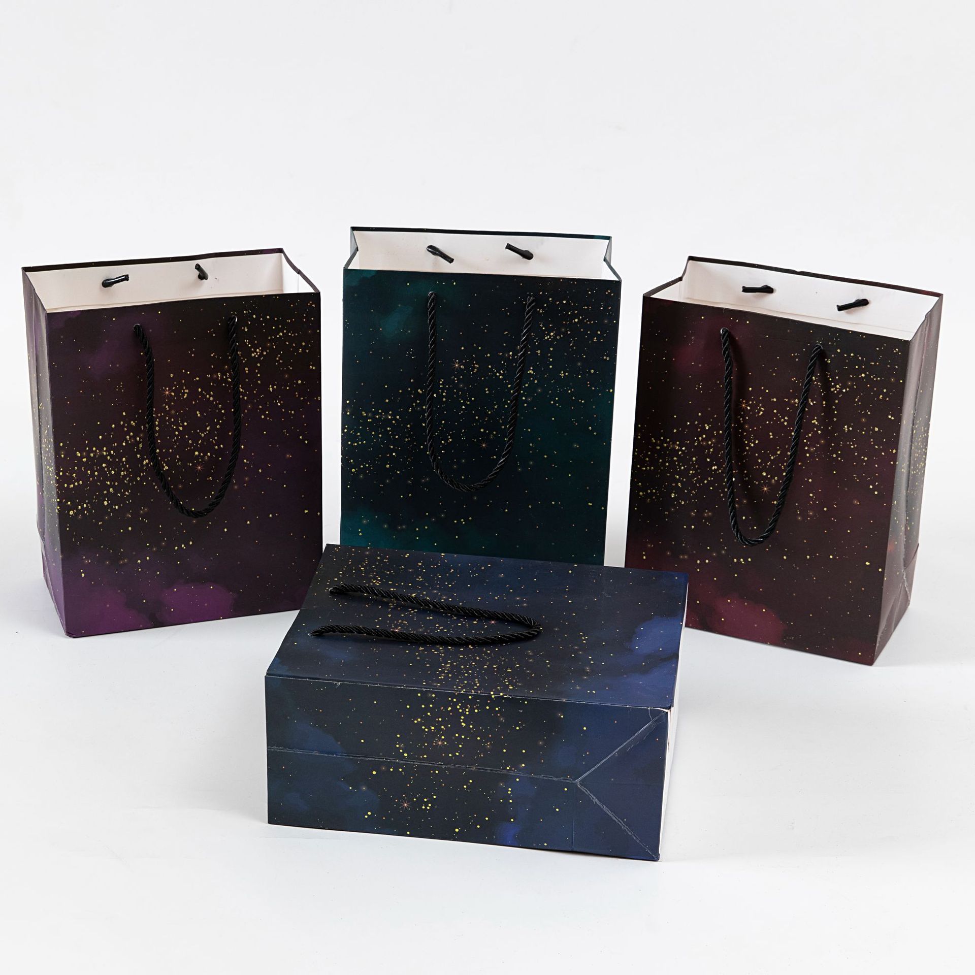 厂家现货天地盖星空蓝戒指项链耳钉手链 首饰品包装盒宣 传礼品袋