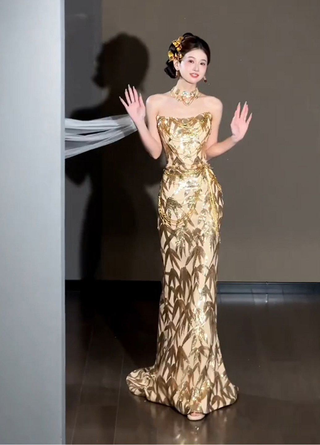 Elegant Strapless Gold Evening Gown For Weddings And Galas_voghion.com