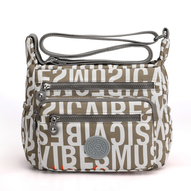 2021夏季新款印花尼龙布斜挎包休闲女包大容量妈妈包中年单肩女包