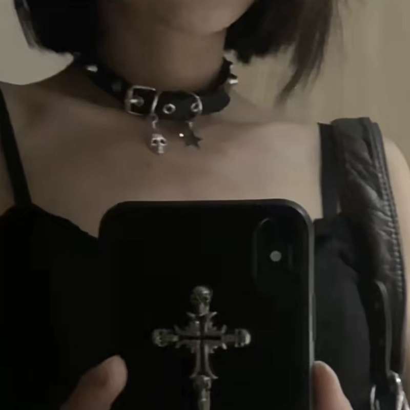 Girocollo con pentagramma e teschio stile dark punk y2k accessorio_voghion.com