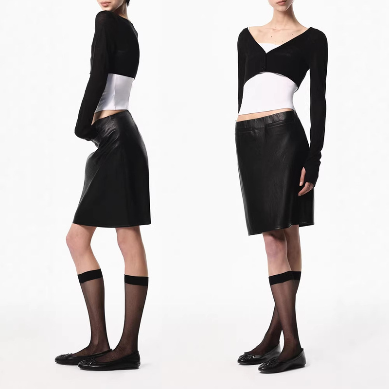 In-Stock High-End Wool V-Neck Short Knit Cardigan, Trendy Overlay Top with Small Shoulder Drape, Layered Long-Sleeve Top In-Stock High-End Wool V-Neck Short Knit Cardigan, Trendy Overlay Top with Small Shoulder Drape, Layered Long-Sleeve Top