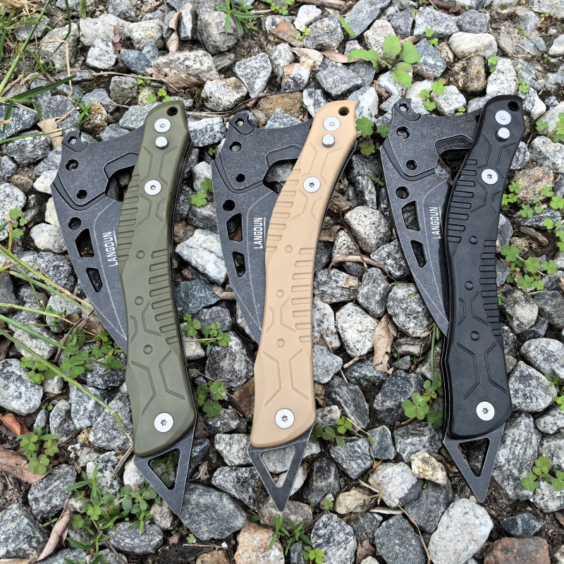 折叠镰刀狼盾露营多功能加厚户外冒险多用途开山砍树工具批发