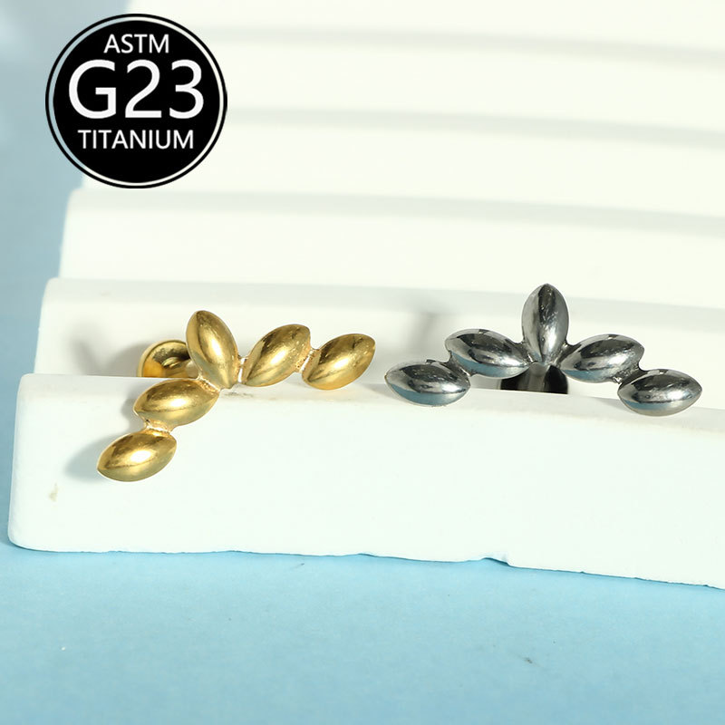 16G labret stud size and finish detail