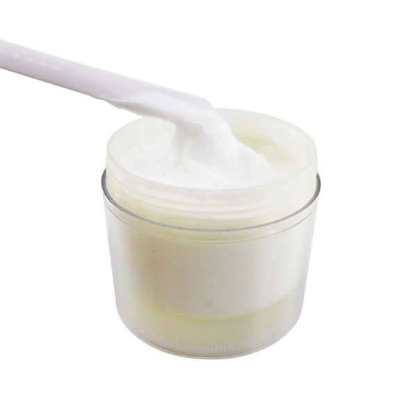Moisturizing cosmetic cleansing milk amino acid based