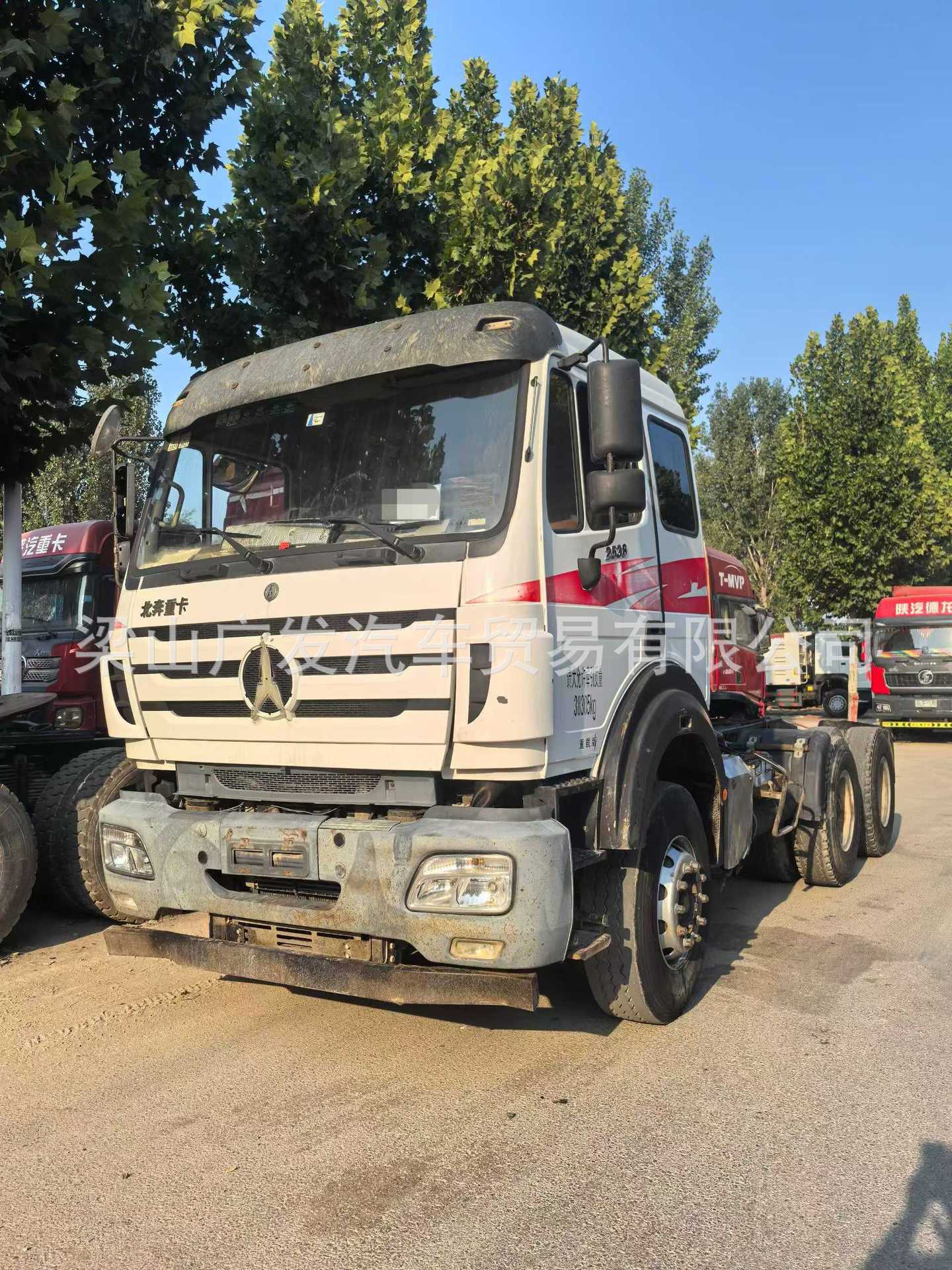 Used Beiben heavy-duty truck tractor head, 6x4 dual-drive diesel semi-trailer truck, in excellent new condition, suitable for export
