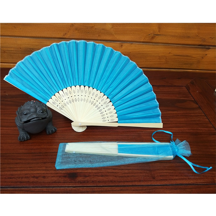 El ventilador de retorno de la boda de seda de un solo paño de color sólido de 6 pulgadas se puede utilizar para la tarjeta de invitación de suministros de boda llano DIY + bolsa de gasa