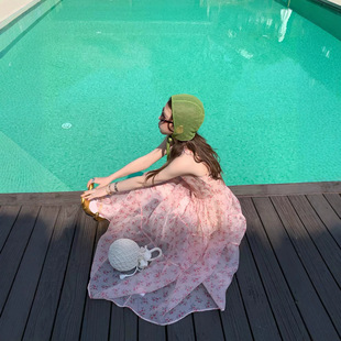 le rouge������    �F���M����Ů���÷�ɫ�黨�W���������B��ȹ