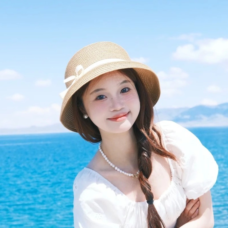Chapeau bob en paille style hepburn avec nœud pour vacances_voghion.com