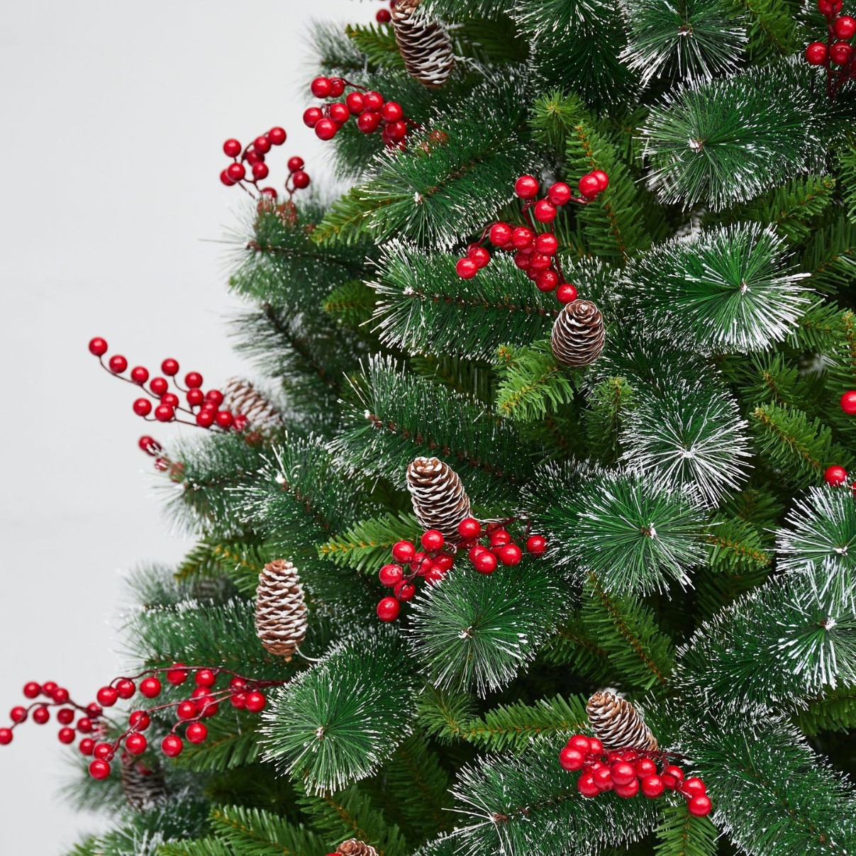Árbol de Navidad híbrido de alta gama 1.5 - 2.4m estilo de pino de fruta roja decoración doméstica al aire libre gran decoración