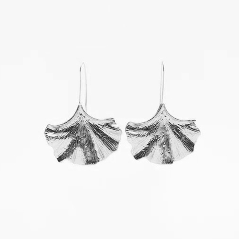 Europe And America Creative Exaggerated Long Metal Leaf Earrings For Women Ins Trending Unique Simple Ornament display picture 6