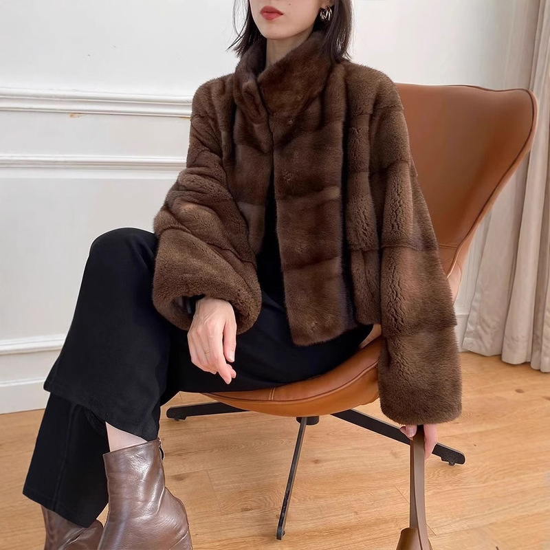 New Imported Velvet Mink Coat for Women, Young Style, Fashionable Short Horizontal Drainage Mink Fur Coat