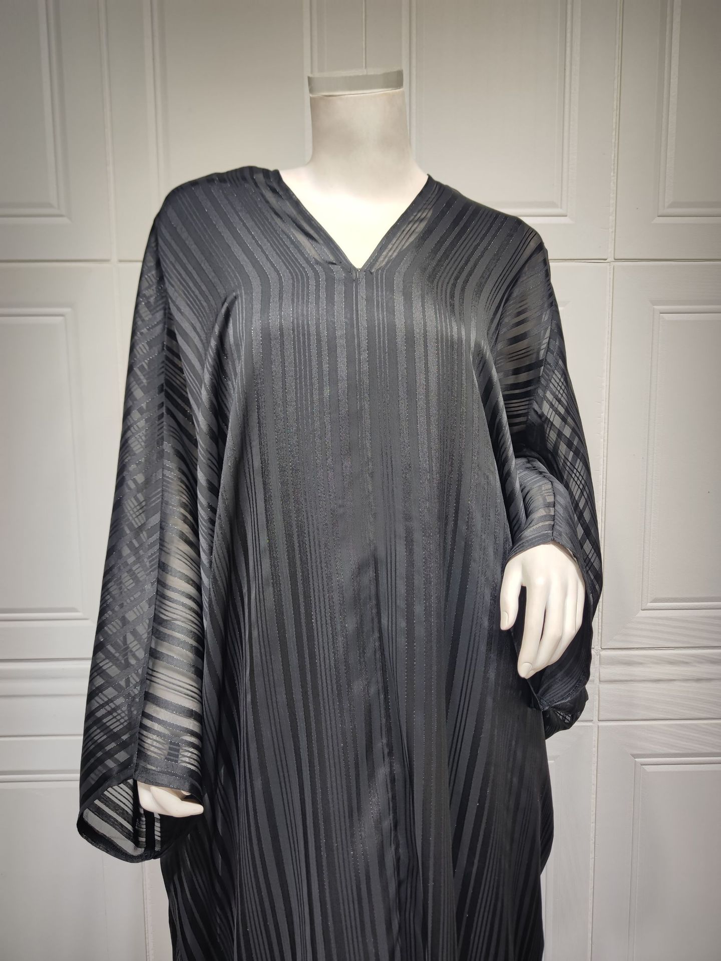 Mq068 Modos Musulmán Abaya Vestido De Moda Negro Bata De Tela De Dos Piezas Con Figura Brillante display picture 4