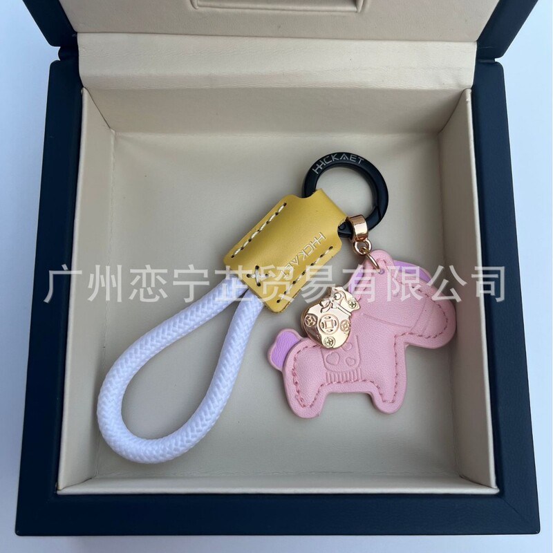すぐにお金のある牛革のアイデアが精巧でシンプルなカップルのプレゼントが可愛いです。|undefined