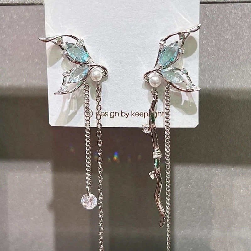 ニッチなデザインの高級ブルーバタフライパールイヤリング、女性用、2025年夏の新作人気ファッションイヤリング