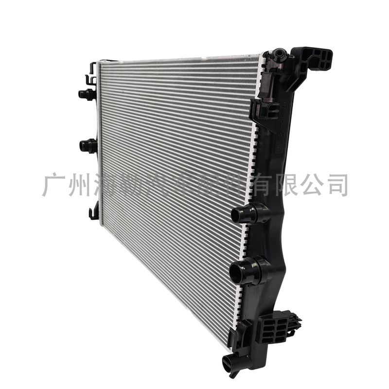 2115001302 Car radiator water tank suitable for Mercedes-Benz E-Class (W211) 2005-2008