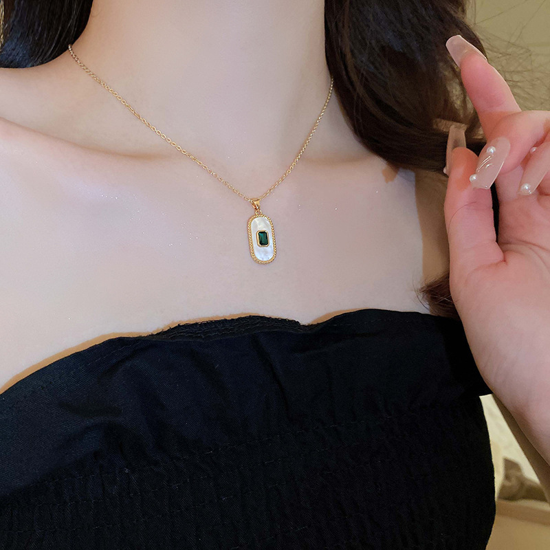 Retro oval ZIRCON chapado en oro collar ins personalidad simple avanzada clavícula cadena moda temperamento Collar para las mujeres