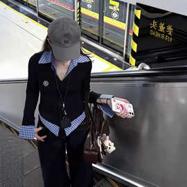 假两件格子拼接长袖衬衫女生早春新款设计感辣妹修身Polo领上衣女