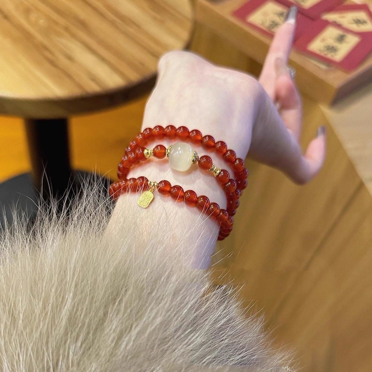 Brazalete de palabras Fu, nicho de diseño de temperamento femenino, brazalete dulce, regalo de pareja de alto valor.