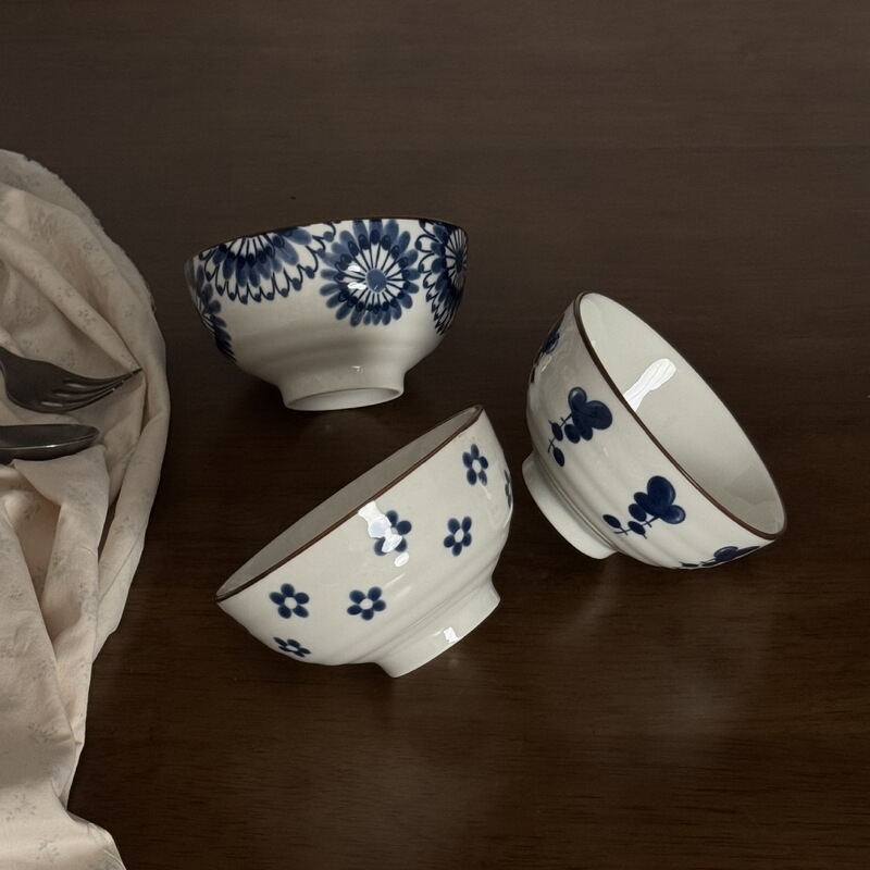 Japanese Retro Ceramic Bowl Rice Bowl Retro Bowl Dessert Bowl Soup Bowl Household Bowl Underglaze Color Blue and White Ceramic Japanese Retro Ceramic Bowl Rice Bowl Retro Bowl Dessert Bowl Soup Bowl Household Bowl Underglaze Color Blue and White Ceramic