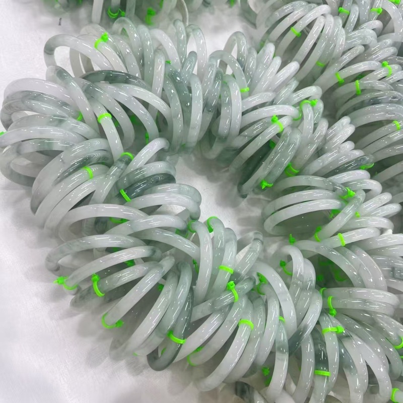 天然新疆氷翠円条玉腕輪女金型雪翠金糸玉正輪腕輪天山翠腕輪生中継ソース|undefined