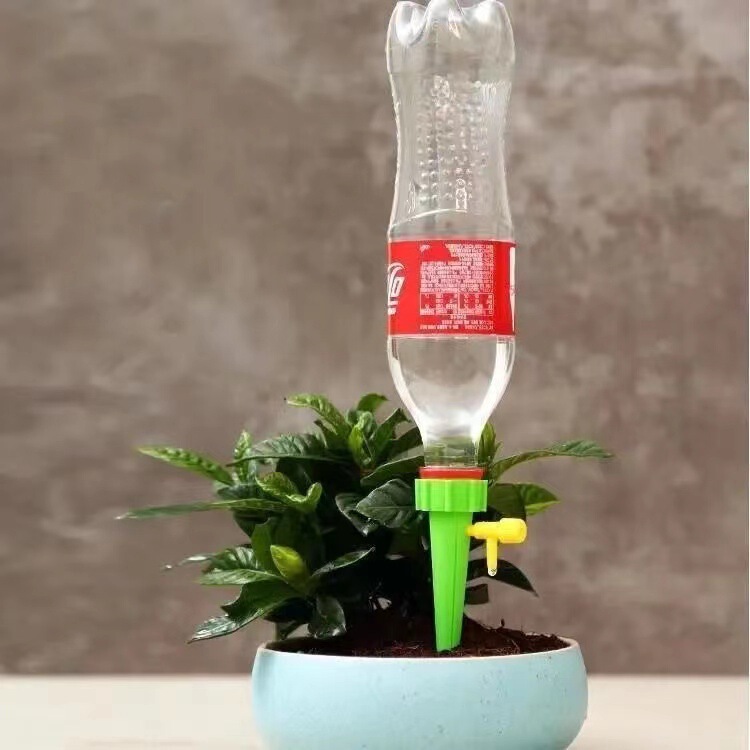 Automatic flower watering device drip watering device drip watering device water seepage device household shower watering can lazy person watering artifact