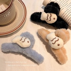 かわいいぬいぐるみのヘアピンの女性の後頭部はサメのクリップの大きいサイズの高級感の秋冬の新型のクリップの飾りを使います。