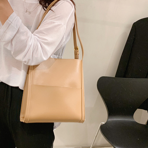  New Commuting Large Capacity Women's Tote Bag, Fashionable and Elegant, Handheld or Shoulder/Sling Bag for Women, Cross-border