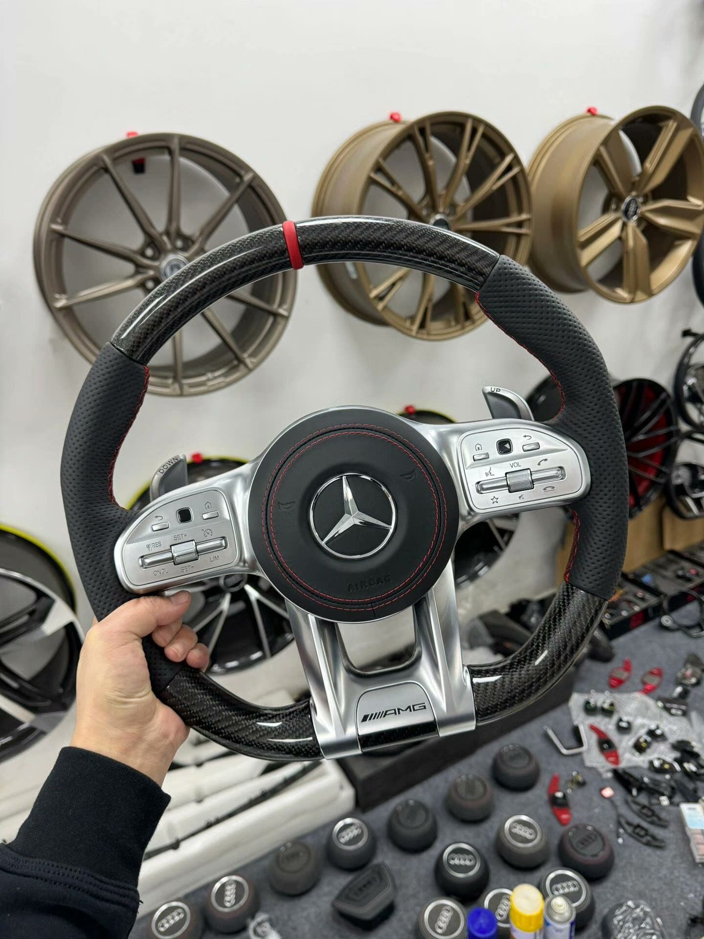 Mercedes-Benz 809 steering wheel assembly, old model upgraded to new AMG8 carbon fiber steering wheel assembly, complete set