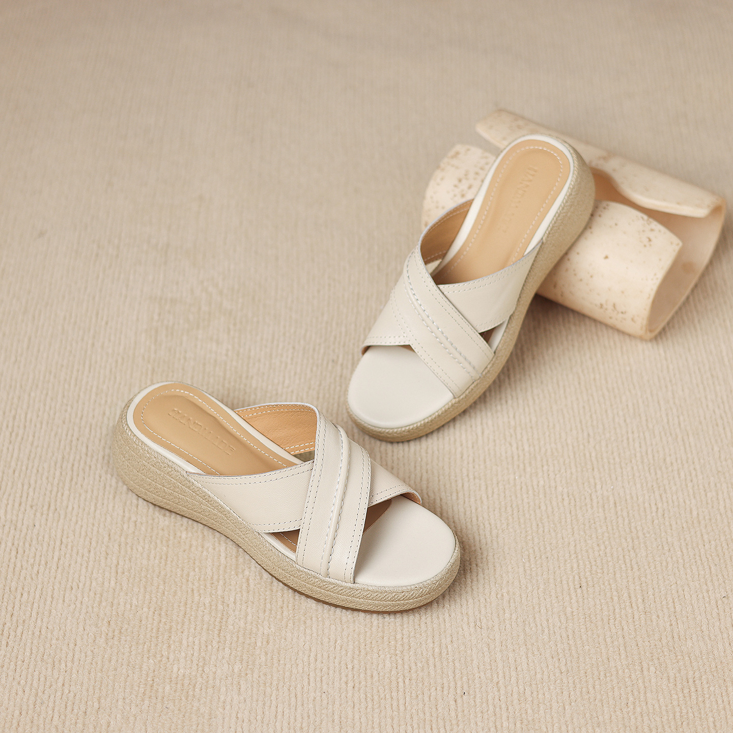 Dép sandal nữ quai chéo hở ngón đế dày da cừu — màu trắng ngà