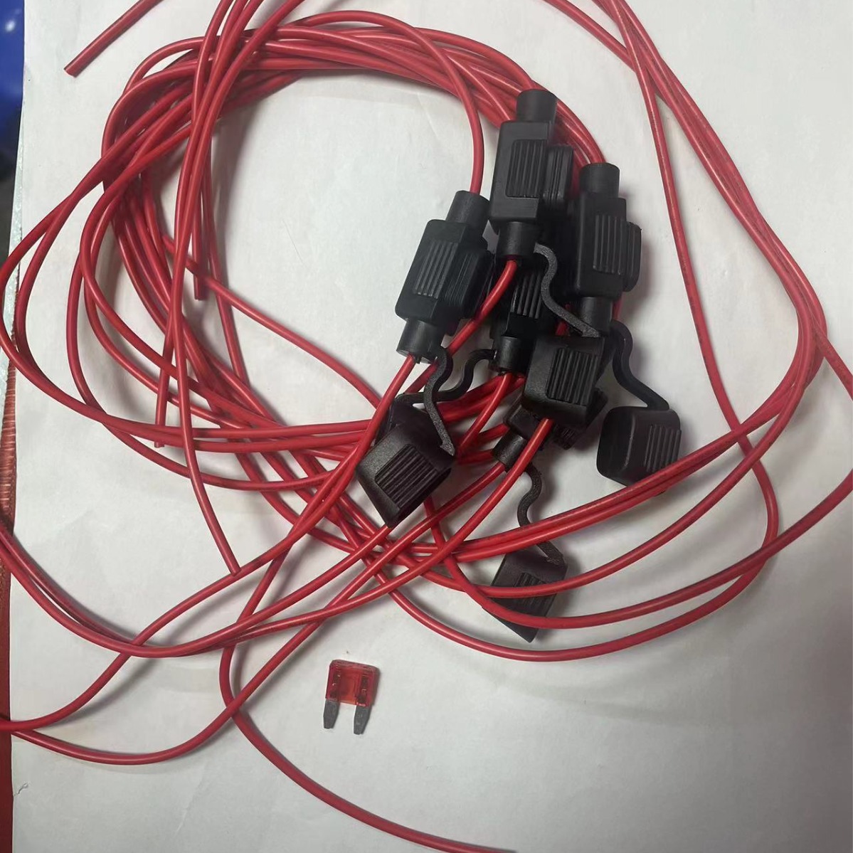 XHX002小12黑头红线1米外露汽车保险丝盒防水座厂家批发