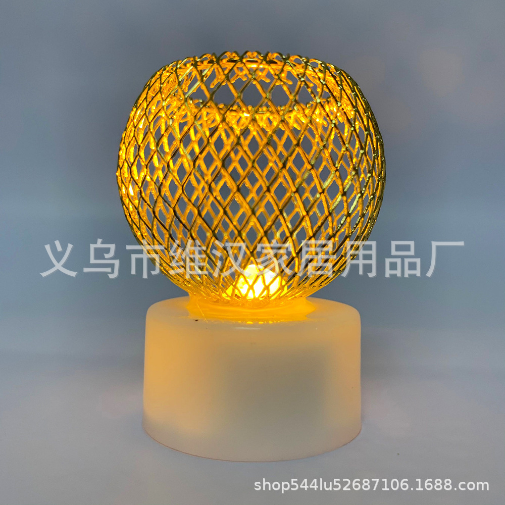 Transfronterizo Oriente Medio malla de alambre hueca dorada lámpara de vela electrónica de hierro forjado lámpara de noche LED decoración de escritorio iluminación