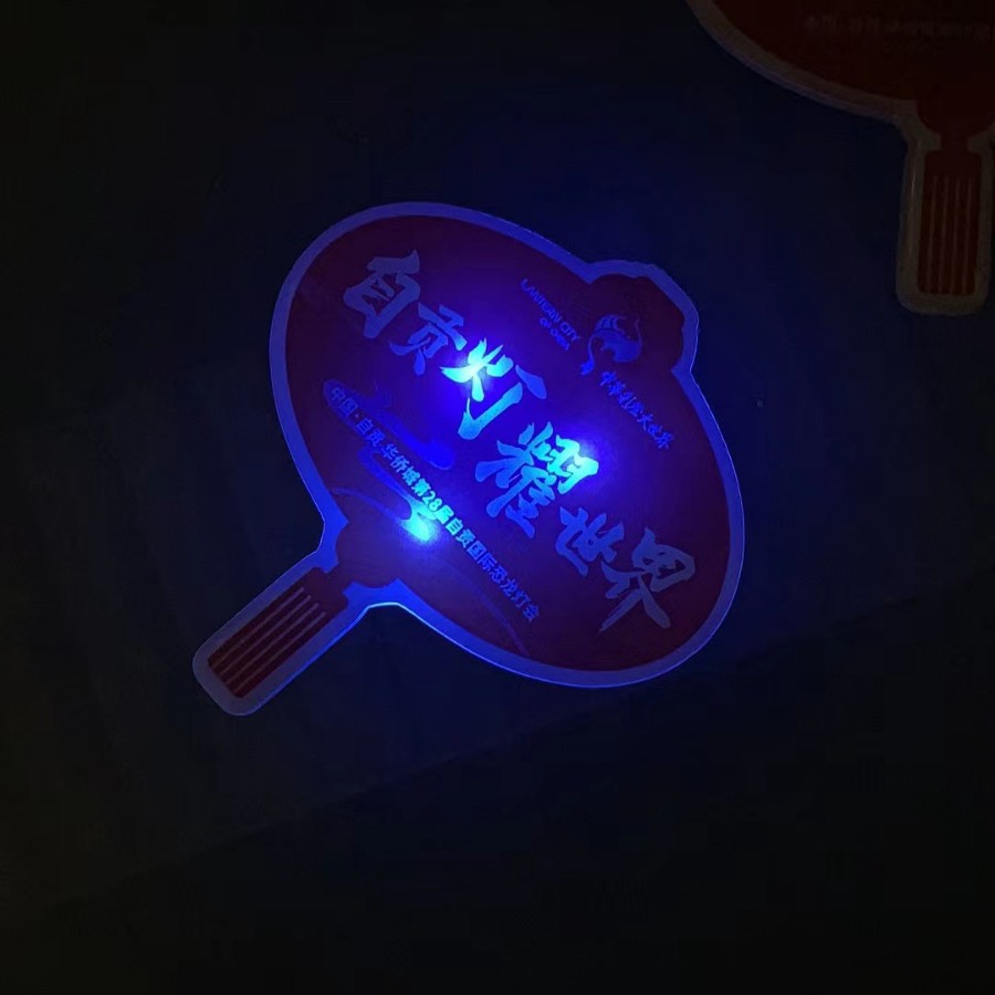 Insignia luminosa con hebilla magnética LOGO personalizada Insignia luminosa intermitente de marquesina Insignia luminosa de color redondo