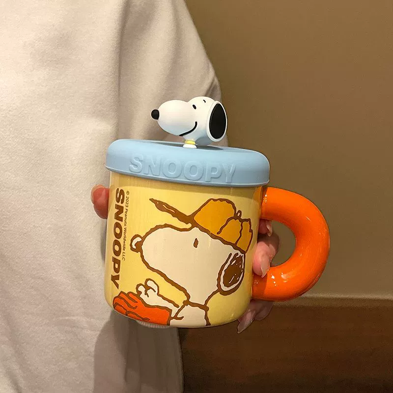 Керамическая чашка (Snoopy) с крышкой — милая кружка-подарок для девушек, яркие варианты ручек