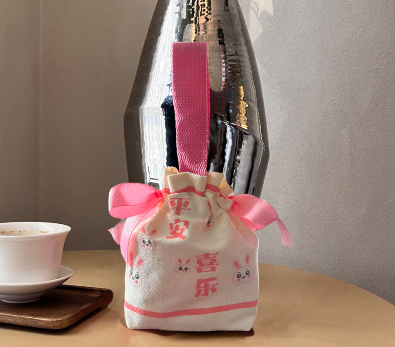 メーカーの卸売りのお土産の現物の手提げのキャンバスの袋の小さい福袋の喜糖の袋はプリントの図案のlogoの束のポケットをプラスします。|undefined