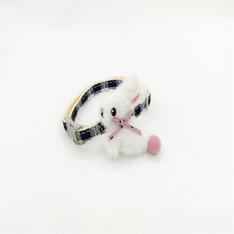 Nuevo collar de mascotas cuadriculado pequeño conejo gato collar gatos collar campanas perros joyerías fabricantes de artículos para mascotas