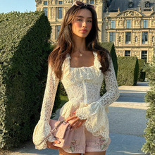 跨境宫廷风荷叶边方领长袖束腰蕾丝衫性感气质不规则下摆修身上衣