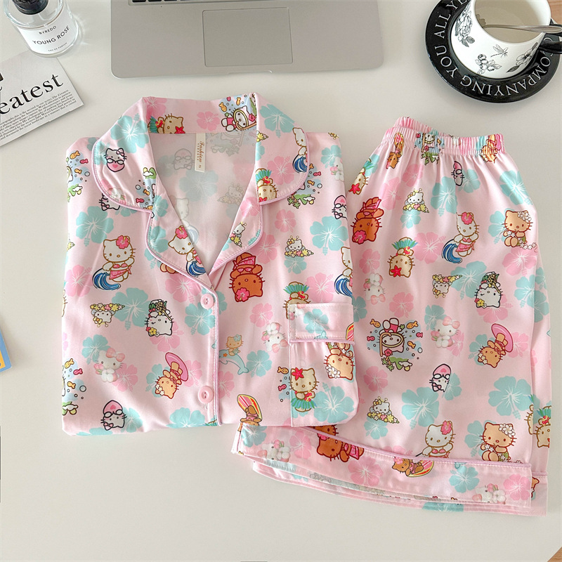 Venta al por mayor transfronteriza lindo hellokitty pijamas de satén elástico de cuatro lados pantalones cortos de manga corta de verano para mujer ropa fina para el hogar de dibujos animados