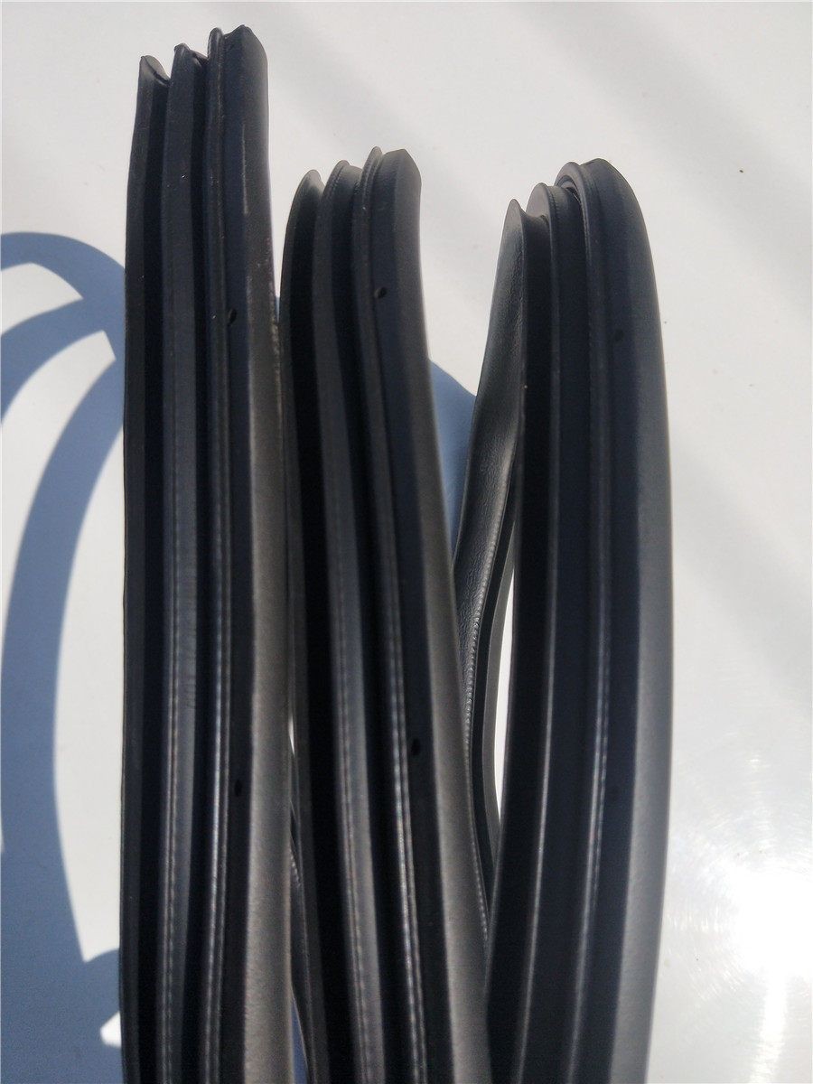 Beiben heavy-duty truck door frame sealing strip, Northern Benz vehicle door edge sealing rubber strip, Beiben spare parts