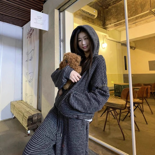 [In-house factory ready stock] Autumn and winter suit, two pieces of loose hooded striped coat, wide-leg pants and trousers