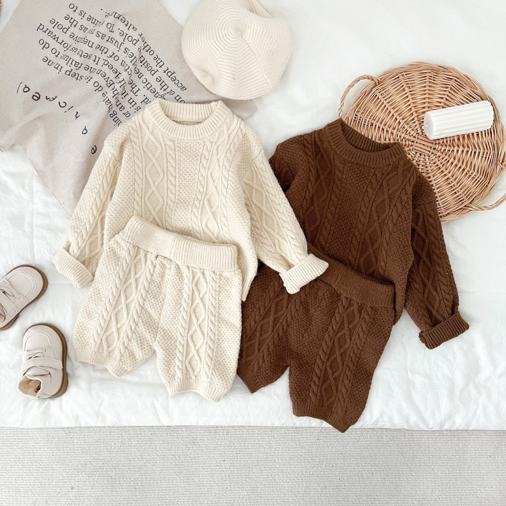 Ropa de estilo coreano para niños Otoño e Invierno estilo occidental nuevas chicas retro elegante moda color sólido suéter de punto pantalones de lana traje de moda