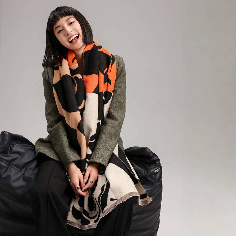 2024 otoño y invierno nuevo camellia sistema de color dopamina de moda empalme collar bufandas de cachemir aire acondicionado chal