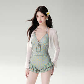 2026新款泳衣女连体裙式仙女范遮肚显瘦性感韩国ins风泡温泉泳装
