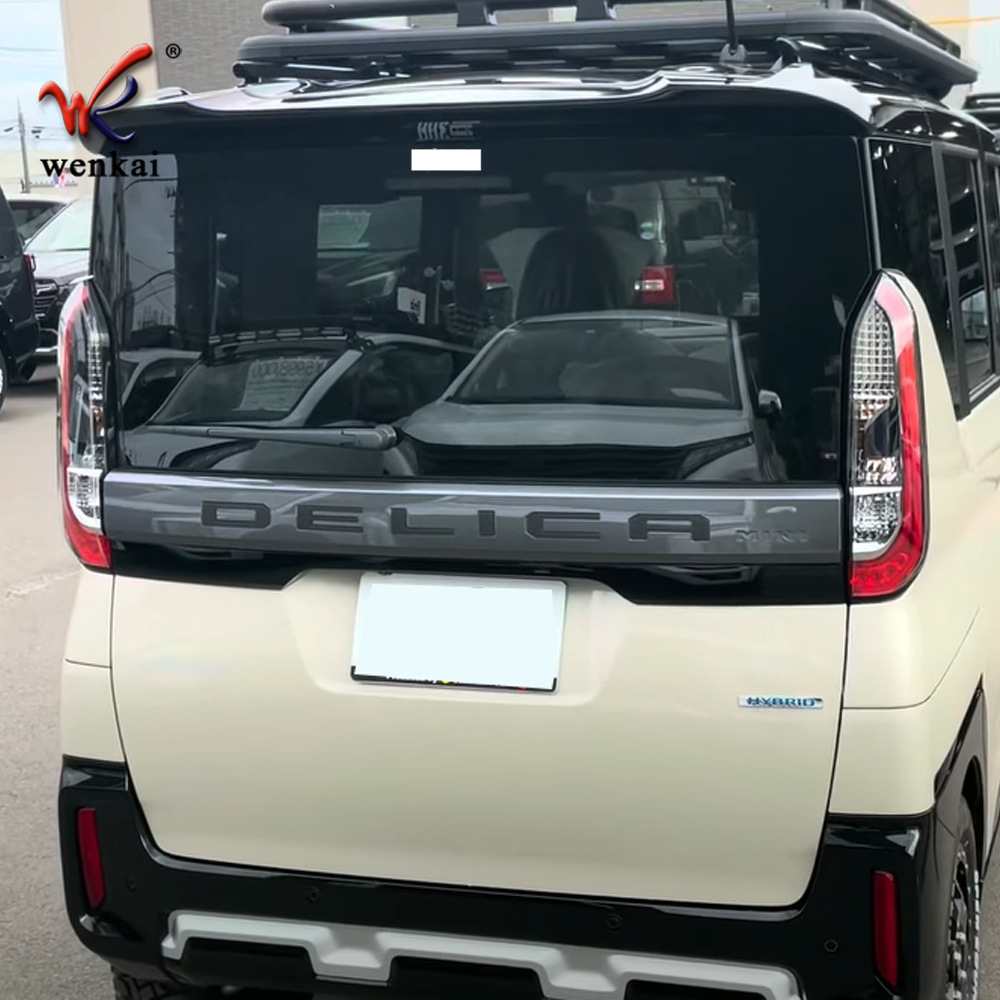 Adecuado para Mitsubishi 23 delica mini modificado trasero tronco carta tira decorativa tronco coche logo tira brillante