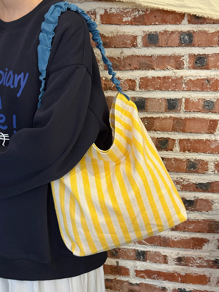 Striped Ruffle Strap Zip Closure Canvas Shoulder Bag 18