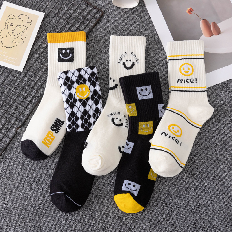 Zhuji socks women's socks mid-height autumn and winter ins tide stockings black square smiley face cartoon step into the product